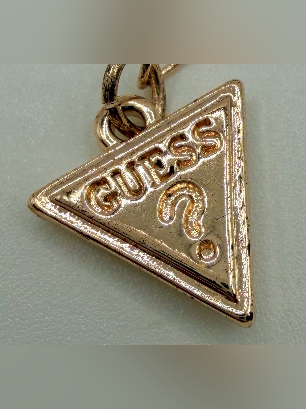 NWOT Beautiful “Guess” Necklace by Marciano-Excellent Cond. Gold tone w/Crystals - Picture 5 of 14